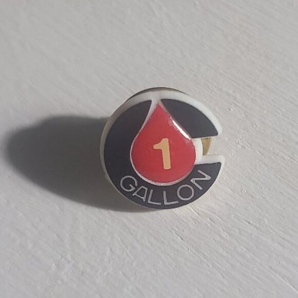 Blood Drive Drop Vintage Donor Lapel Pin - Picture 1 of 4